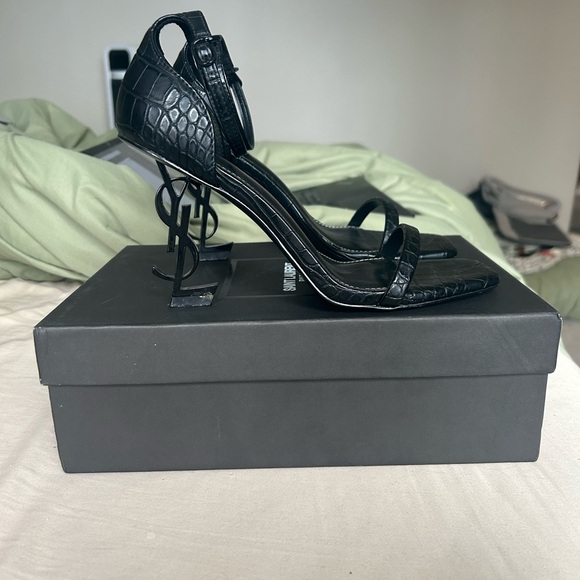 Saint Laurent Black Croc-Embossed Heels - Picture 4 of 7